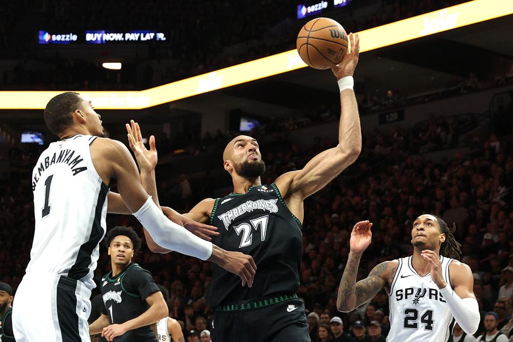 森林狼加时惊天逆转火箭 创NBA史上最大分差翻盘纪录